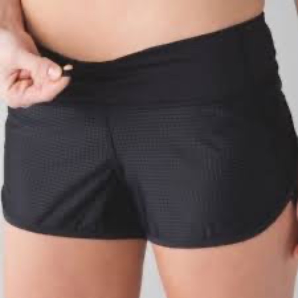 Like New Lululemon Woman's Size 2 Speed Up Shorts Mesh Black RARE